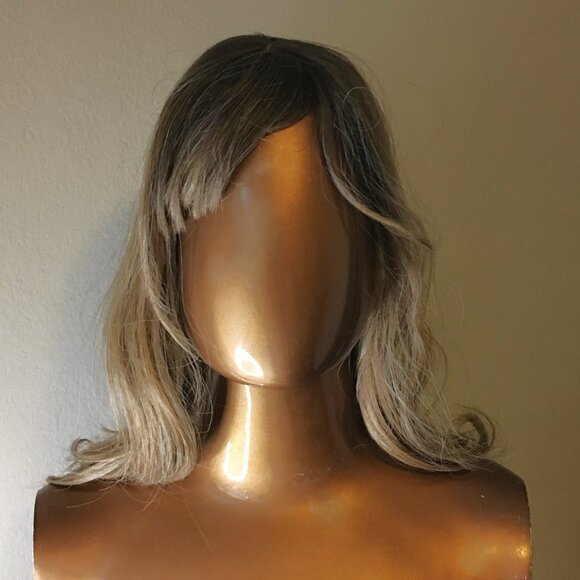 24" Layered with bangs Wheat-Colored Wig - Picture 4 of 11